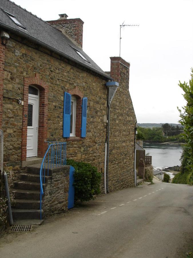 Le Gite De La Plage Lezardrieux Bagian luar foto